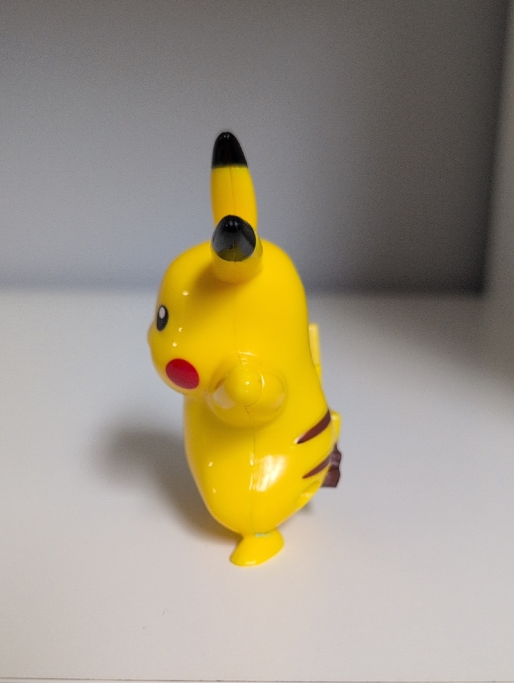 💜2/$20💜 Pokemon Pikachu 2013 Nintendo Light Up Figure, 3.5" - Picture 2 of 6